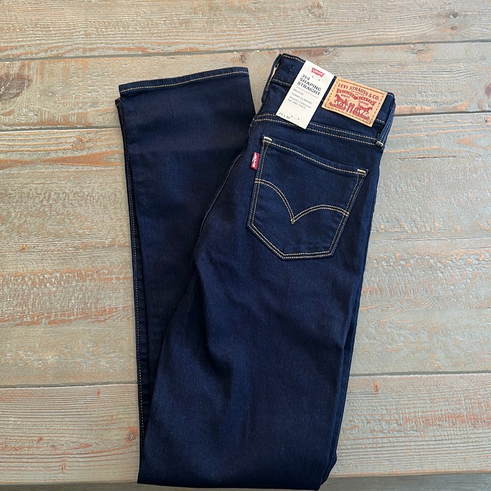 Levi’s women’s straight leg jean - soft with supportive stretch